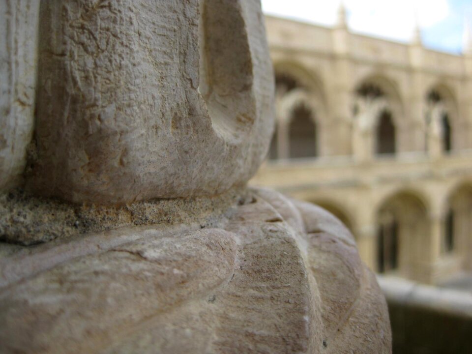 Sculpted column macro