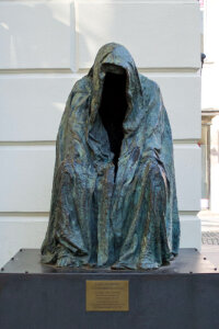 Il Commendatore sculpture