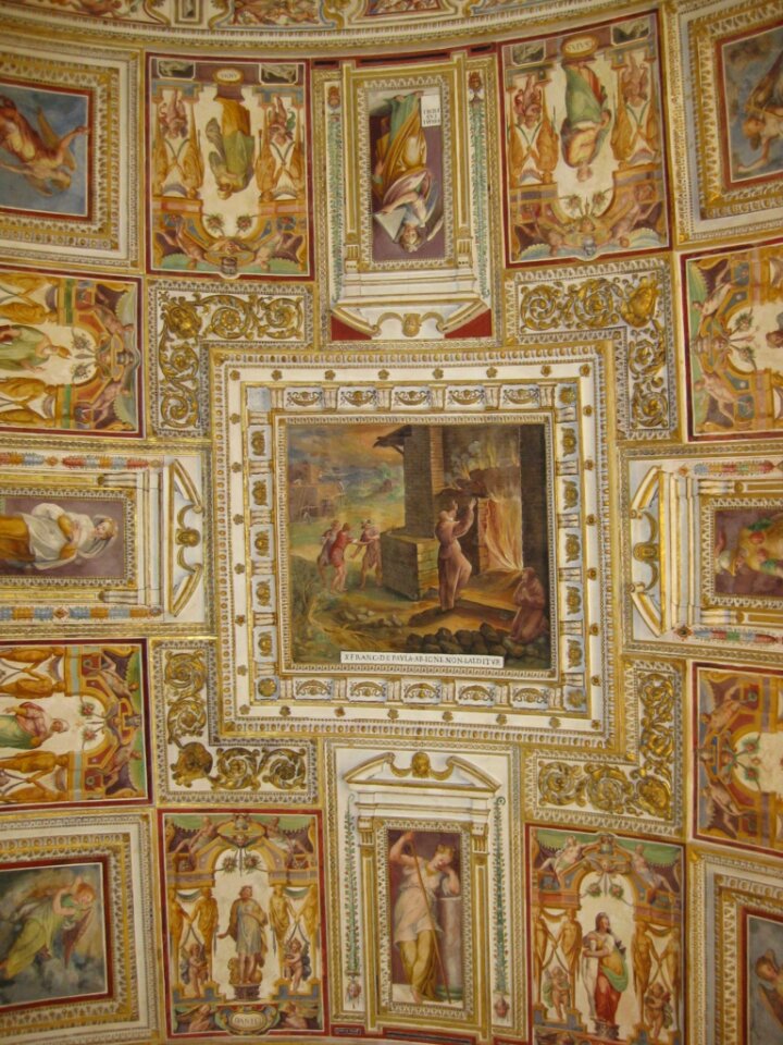 Rich decorated ceiling