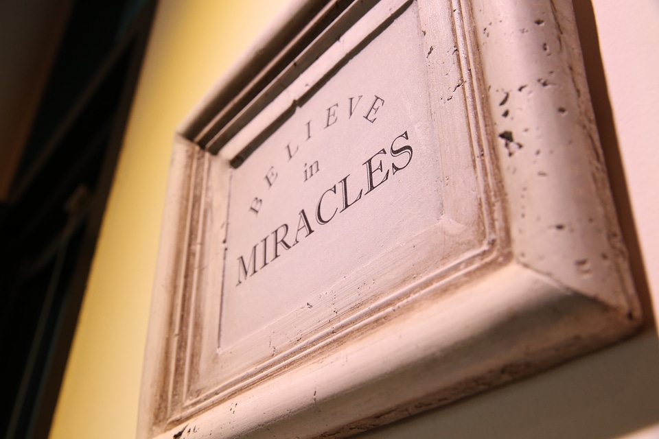 Miracle picture frame Free photos