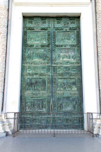 Pisa Cathedral central bronze doors photo