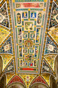 Piccolomini Library frescoes