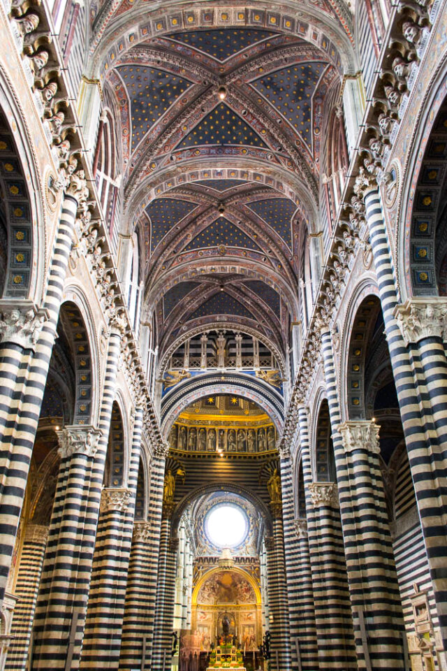 High ceiling of Siena Cathedral nave