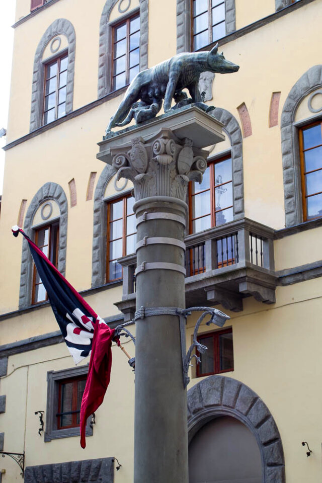 Capitoline wolf sculpture in Siena