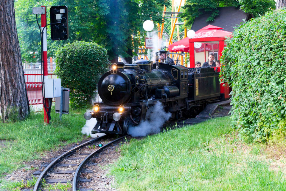 Prater Liliputbahn train leaving station