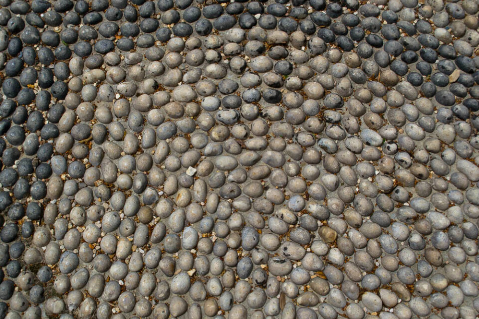 Circular layout pebble pavement