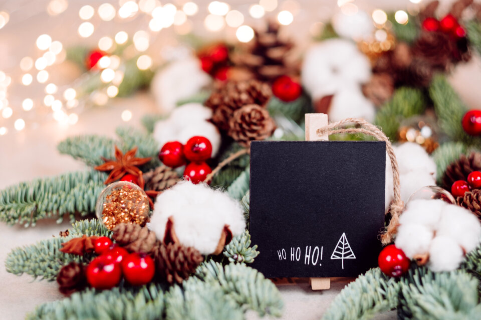 Christmas spruce decoration with a blackboard clamp 3