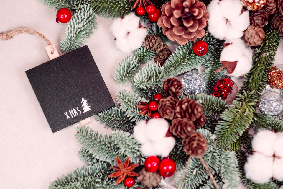 Christmas spruce decoration with a blackboard clamp 6