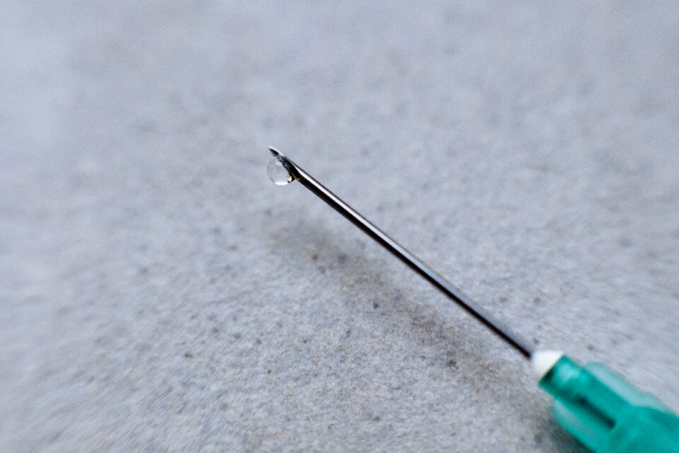Disposable syringe needle macro