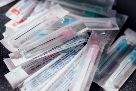 Disposable sterile needles 3 photo