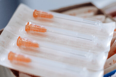 Disposable sterile needles photo