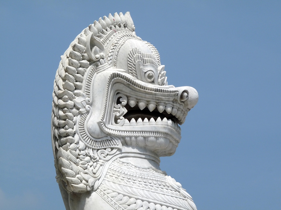 Sculpture dragon dragon's head