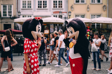 Mickey and Minnie waving at tourists 2