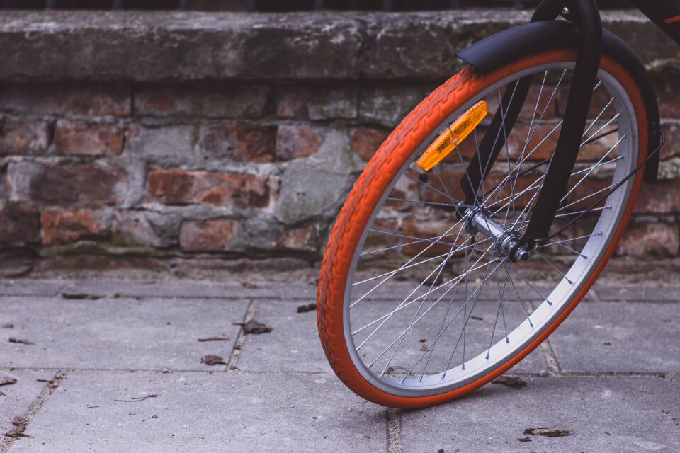 Bicycle front wheel