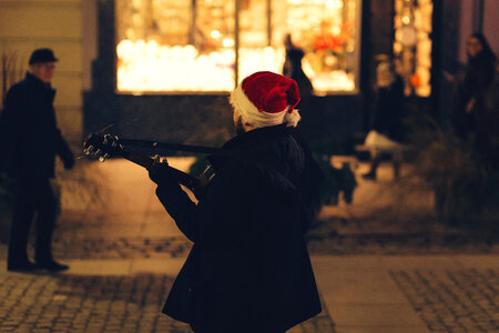 Christmas street guitar player photo