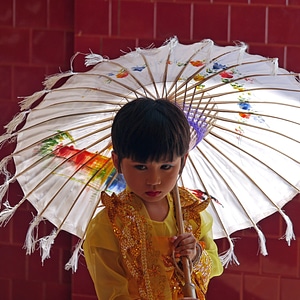 Girl parasol screen