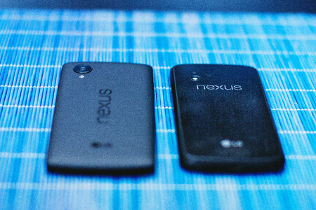 Google Nexus 4 and 5 photo