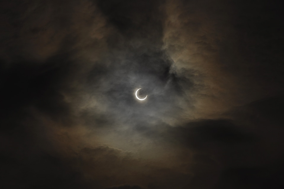 Total solar eclipse 2012 japan