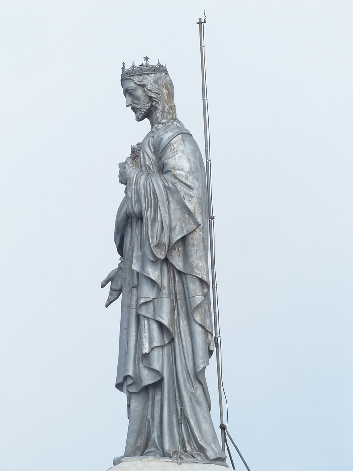 Monte saccarello summit statue of the redeemer