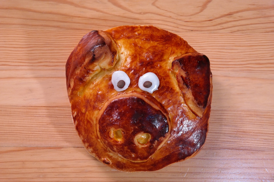Yeast biscuits delicious lucky pig