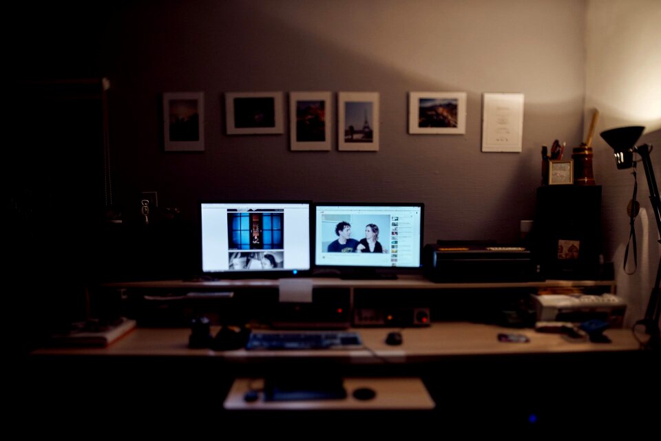 Free stock photo of computers, desk, indoors