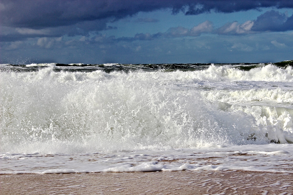 North sea wave spray