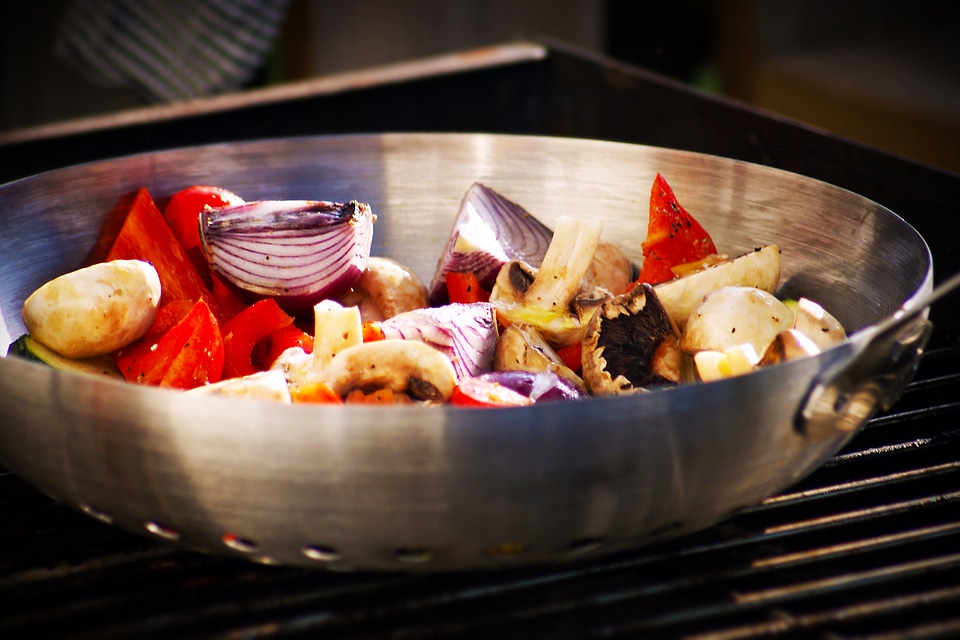 Onion mushrooms wok