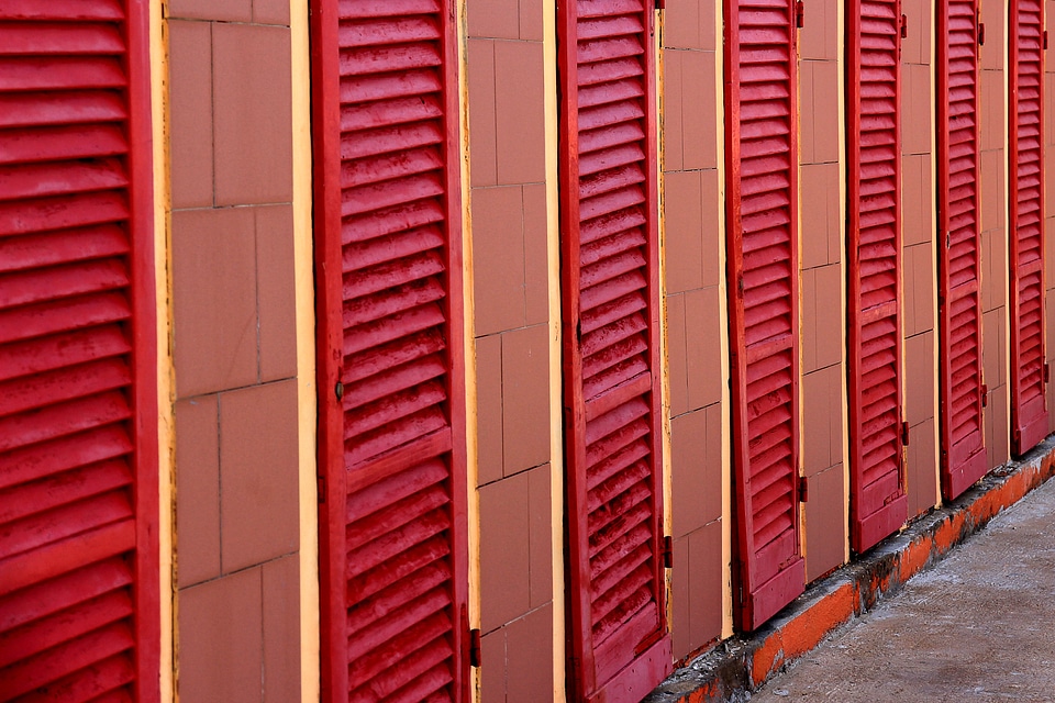 Shutters changing rooms lamellar