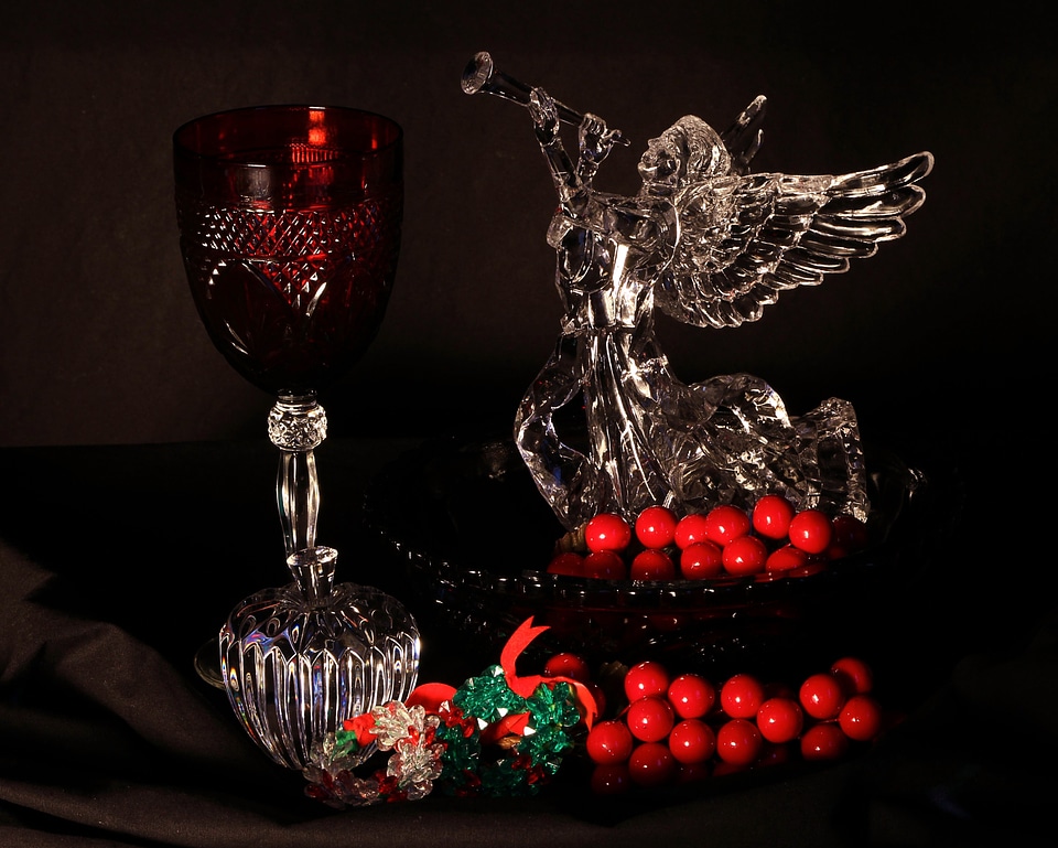 Goblet ornaments berries