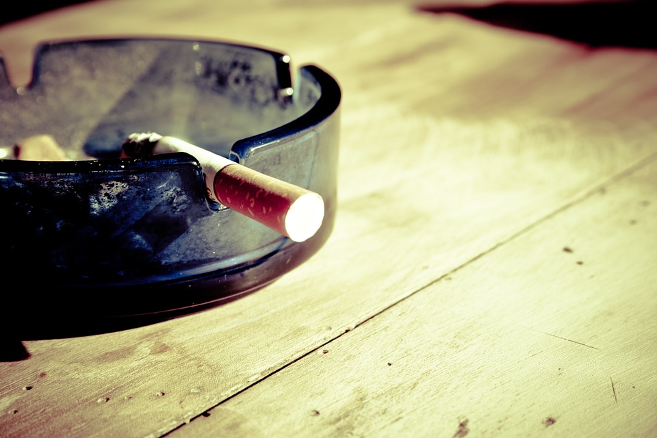 Ash cigarette end nicotine