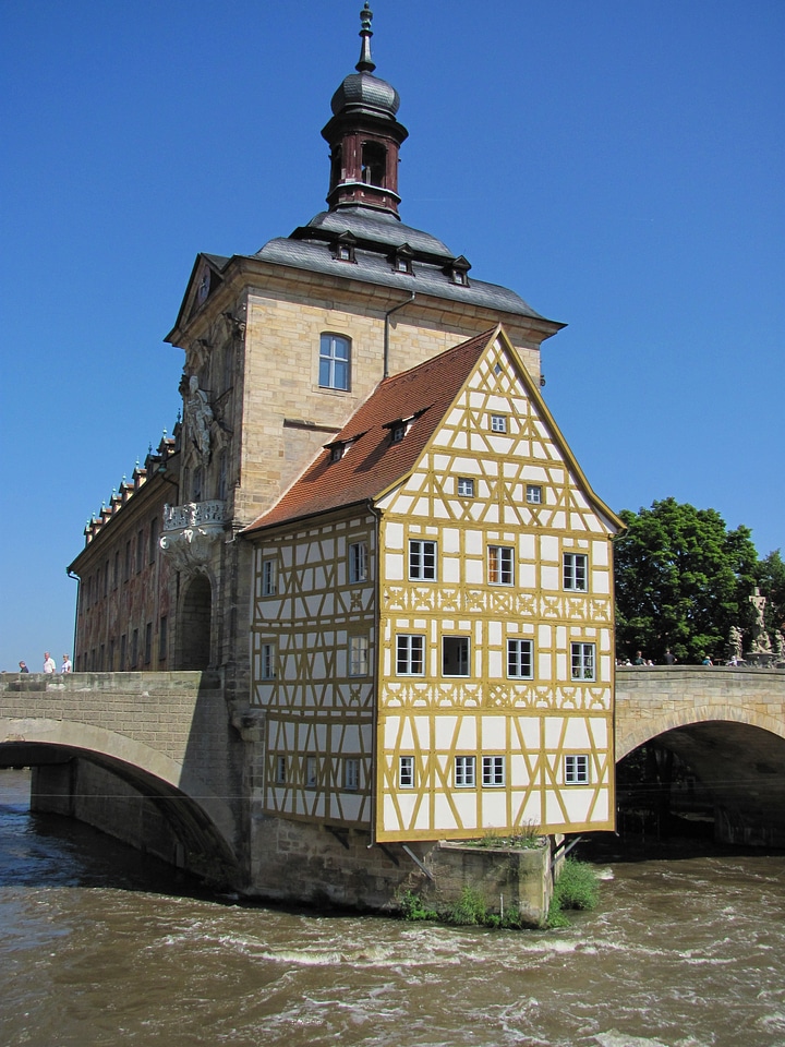 Bridge municipality monument