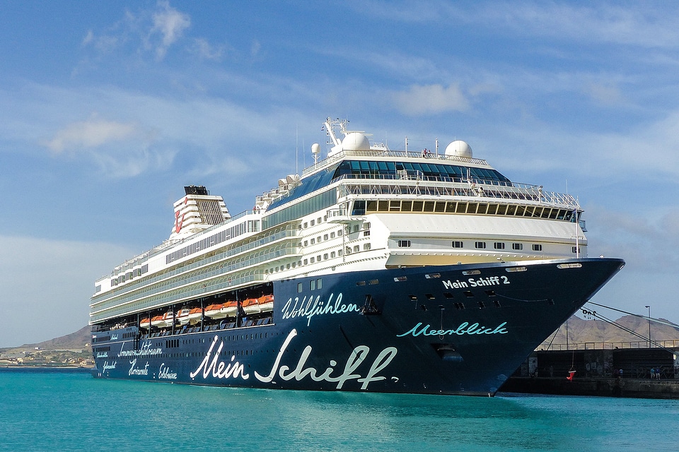 Travel ocean port