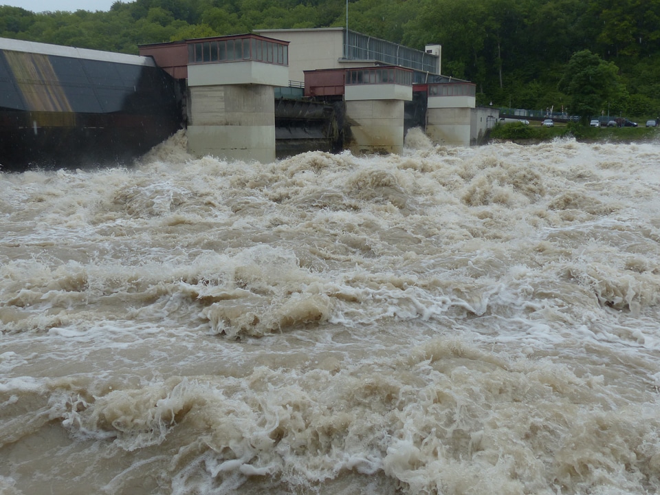 Dam barrage power plant