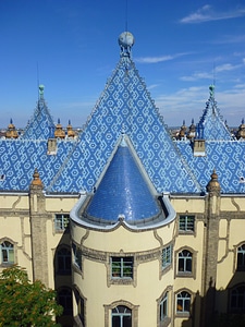 Blue sky zsolnay roof geological institute