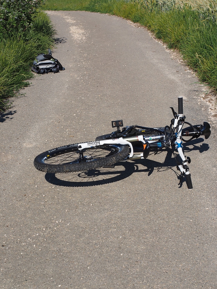 Fell down fall bike accident