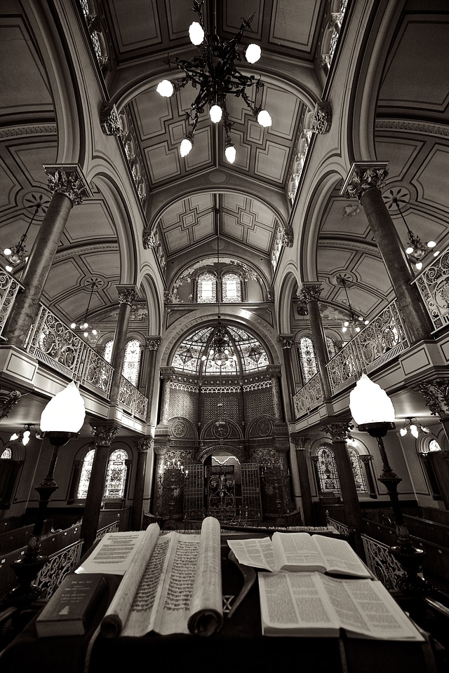 Book church jewish