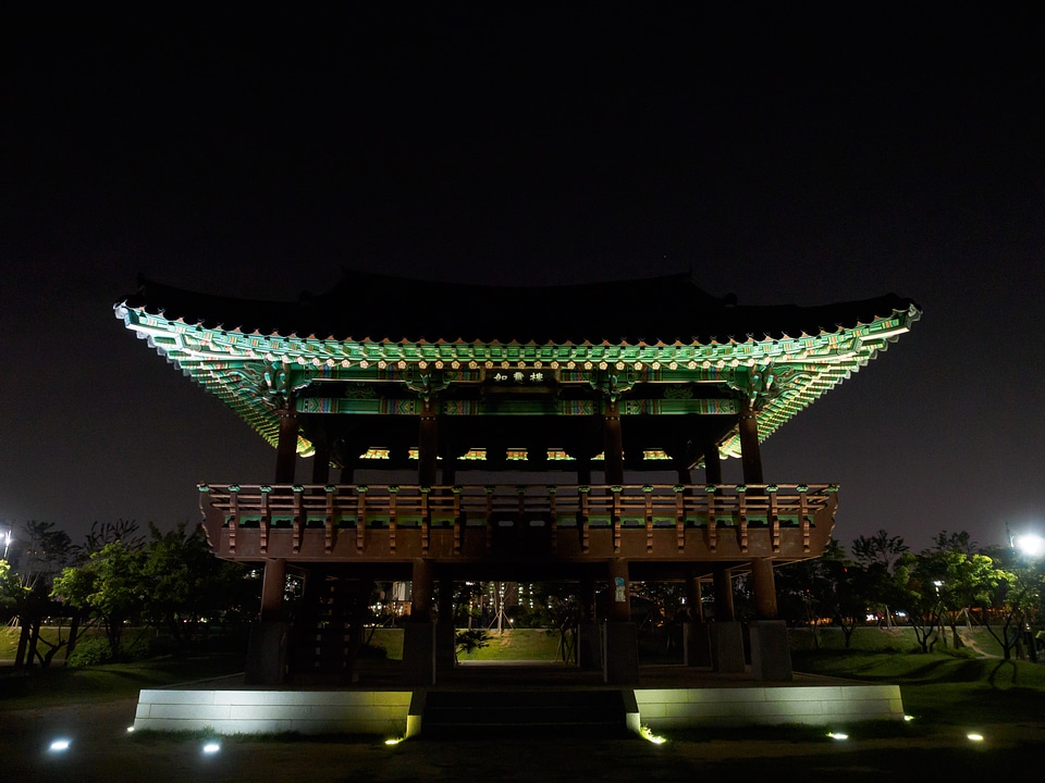 Belvedere top asian