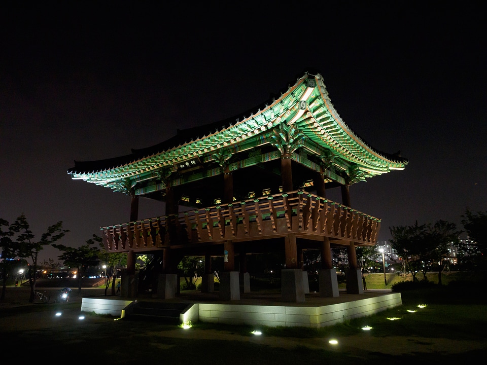 Belvedere top asian