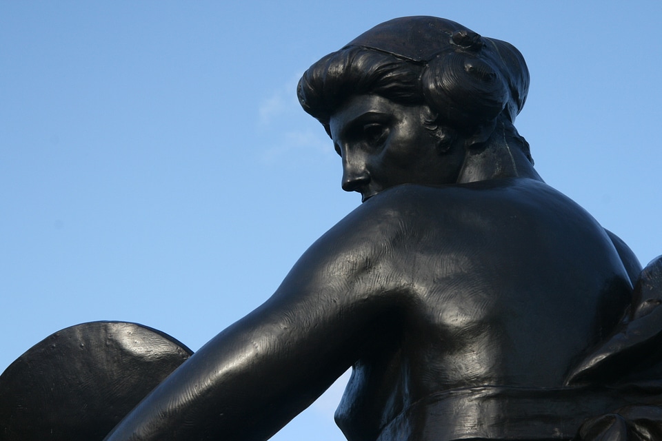London contrast monument