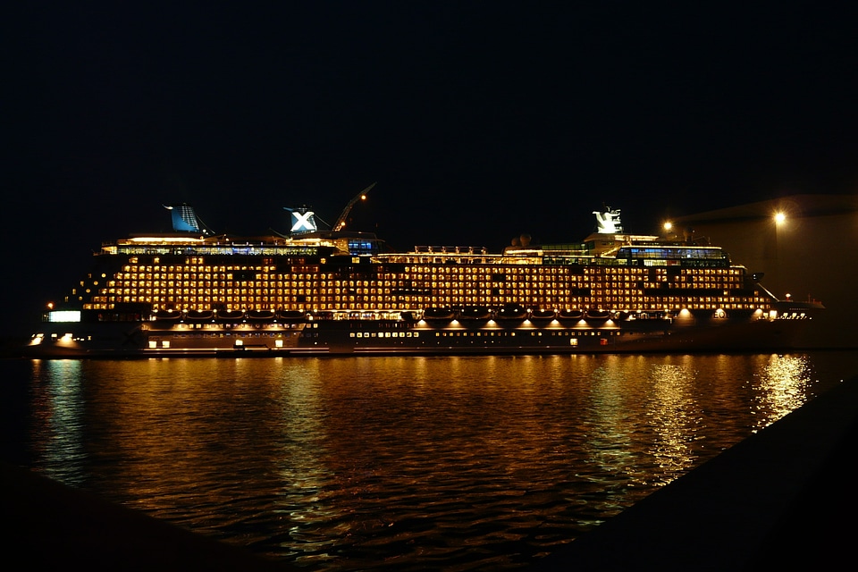 Cruise ship cruises