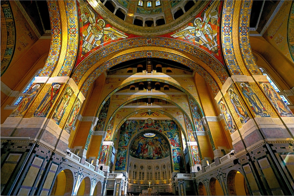 Architecture gold religion