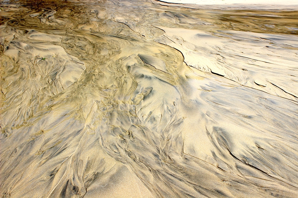 Sand sea structure