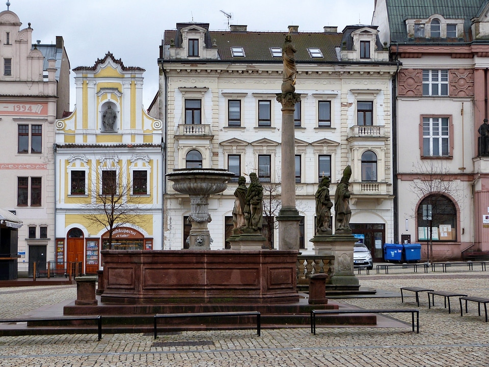 Plaza monument statues photo