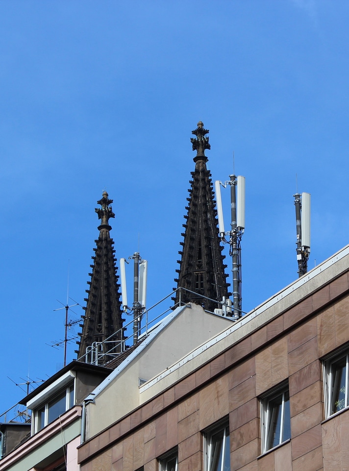 Antenna tower mobile