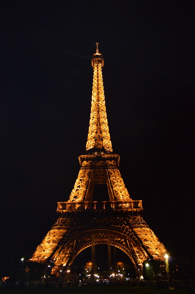 Paris night architecture