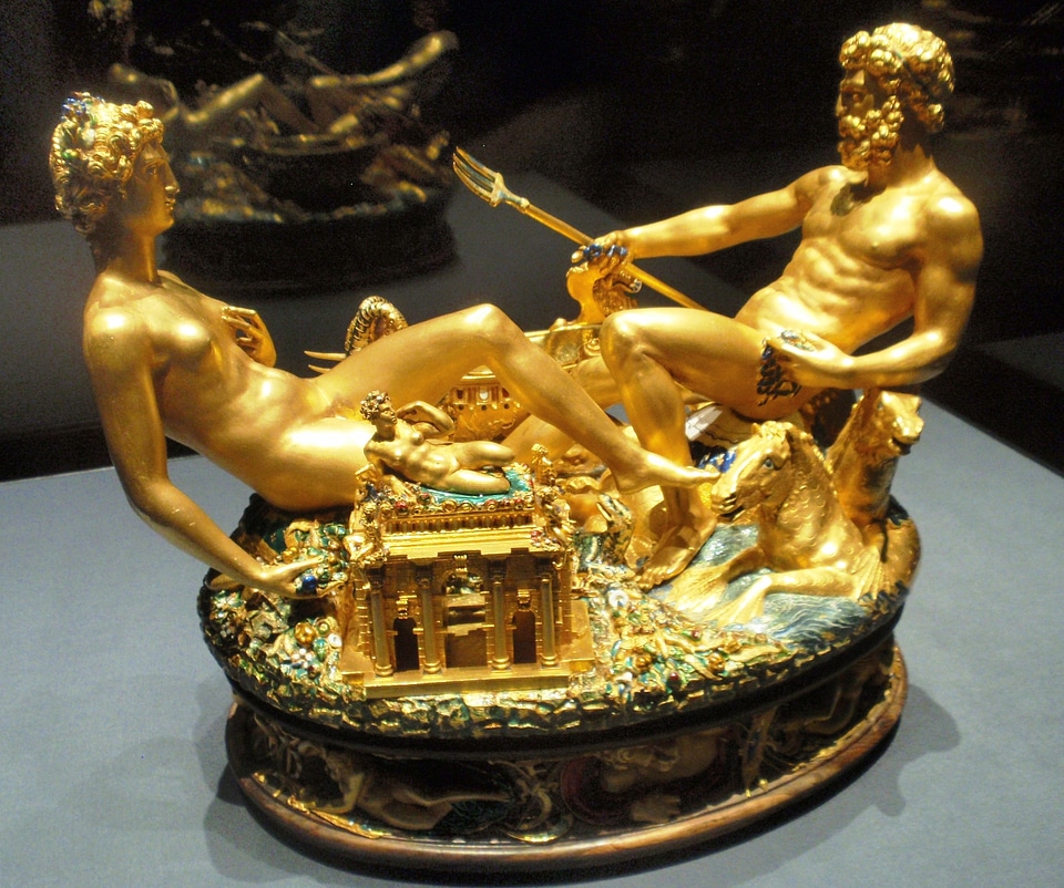 Vienna figures gold