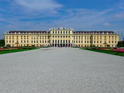 Palace Landmark Historic Site Classical Architecture photo