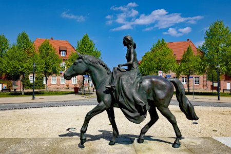 Statue Horse Sculpture Monument photo