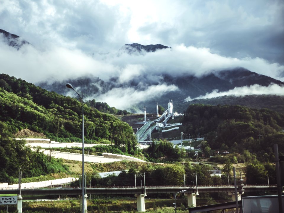 Green Mountain Under White Clouds