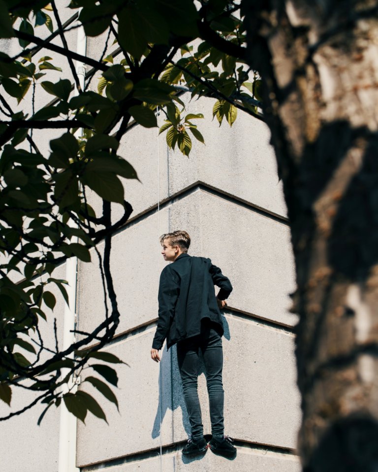 Man Wearing Black Long-sleeved Shirt photo